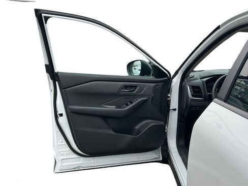 Certified 2025 Nissan Rogue S FWD image 11