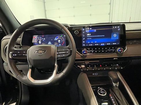 Used 2025 Chevrolet Colorado ZR2 w/ Technology Package image 40