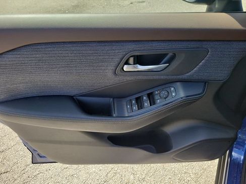 Certified 2023 Nissan Rogue SV FWD image 15