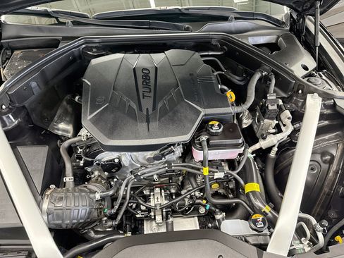Used 2025 Genesis G70 2.5T RWD image 34