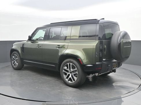 New 2026 Land Rover Defender 110 X-Dynamic SE AWD/4WD image 3