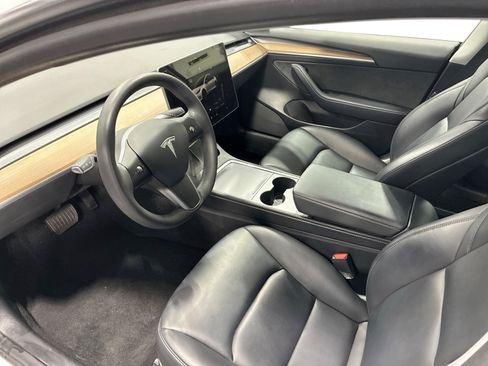 Certified 2022 Tesla Model 3 Long Range AWD/4WD image 9