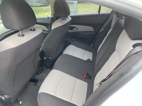 Used 2015 Chevrolet Cruze LS image 17