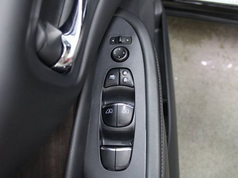 Used 2020 Nissan Murano Platinum image 12