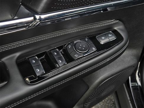 Used 2024 Lincoln Corsair Reserve image 11