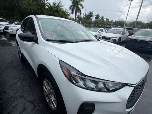 Used 2025 Ford Escape Active FWD image 3