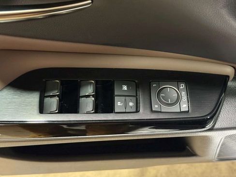 Used 2025 Lexus ES 350 w/ Premium Package image 20