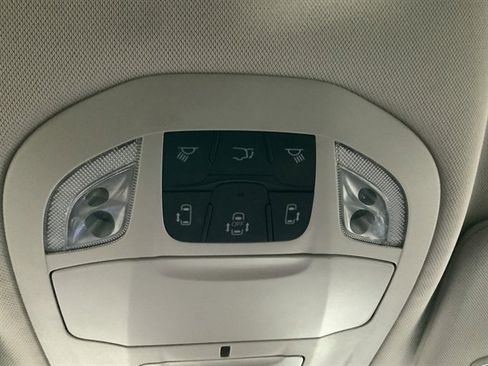 Used 2023 Chrysler Pacifica Touring-L image 45