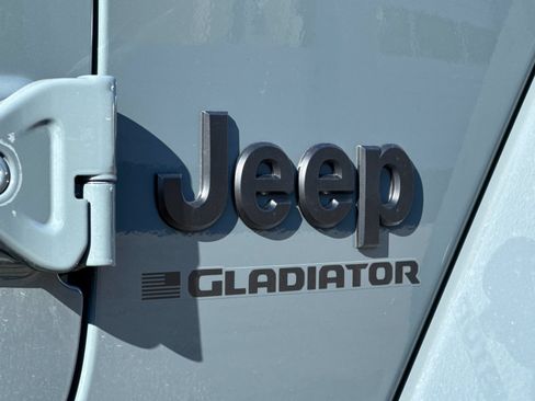 New 2026 Jeep Gladiator Sport AWD/4WD image 25