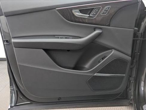 Used 2022 Audi Q8 Premium Plus w/ Premium Plus Package image 13