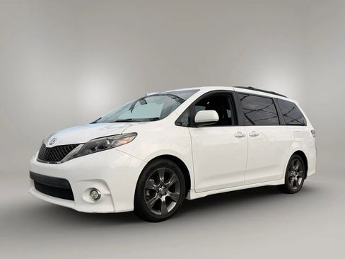 Used 2015 Toyota Sienna SE w/ SE Preferred Package FWD image 8