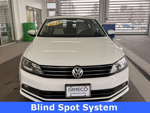 Used 2016 Volkswagen Jetta SEL Premium w/ Lighting Package image 2