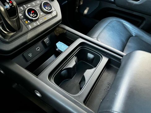 Used 2023 Land Rover Defender 110 V8 image 17