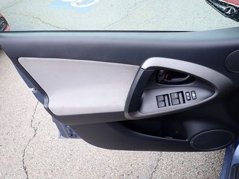 Used 2012 Toyota RAV4 4WD w/ Upgrade Value Pkg image 19