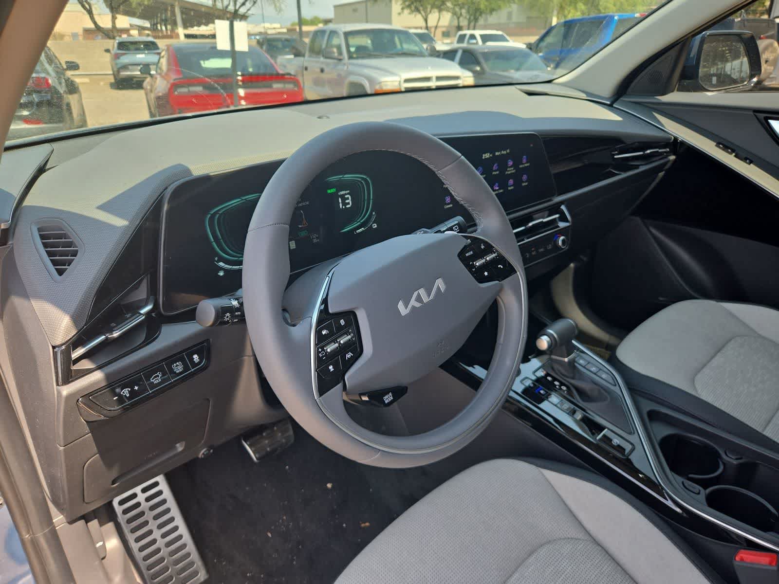 New 2026 Kia Niro SX Touring FWD image 10