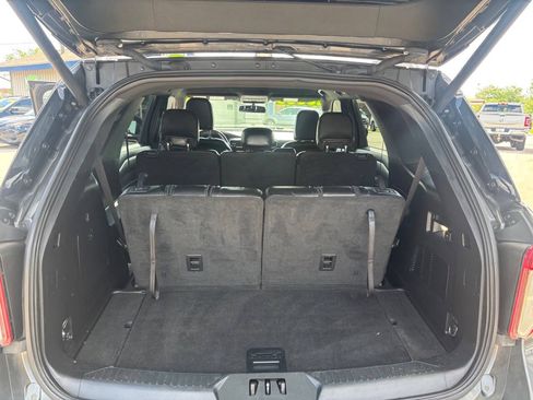 Used 2020 Ford Explorer XLT w/ Equipment Group 202A AWD/4WD image 16