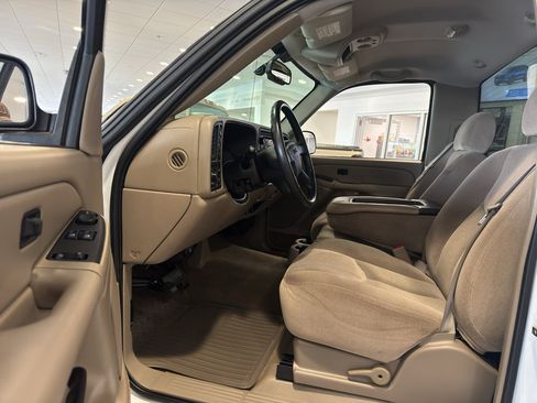 Used 2004 GMC Sierra 1500 SLE w/ Light Duty Power Package AWD/4WD image 12