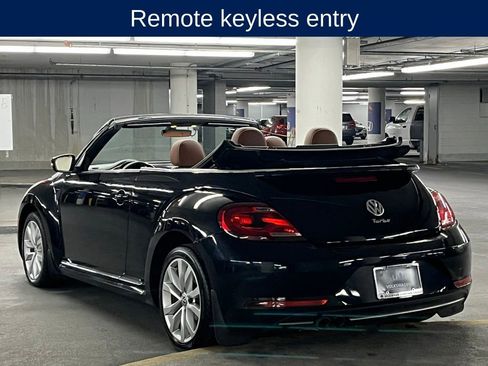 Used 2017 Volkswagen Beetle 1.8T Classic FWD image 4