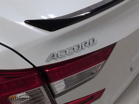 Used 2022 Honda Accord Sport image 13