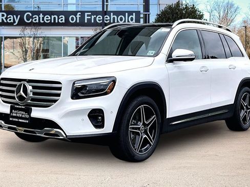 Used 2026 Mercedes-Benz GLB 250 4MATIC image 1
