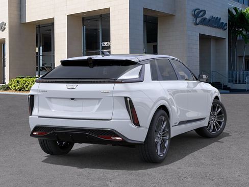 New 2026 Cadillac Lyriq V w/ Exterior Carbon Fiber Package AWD/4WD image 4