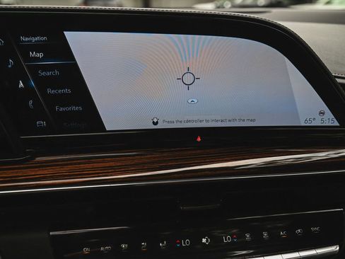 Used 2023 Cadillac Escalade Premium Luxury image 17