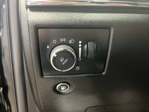 Used 2022 Jeep Grand Cherokee Limited image 16