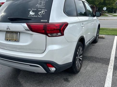 Used 2020 Mitsubishi Outlander SEL AWD/4WD image 3