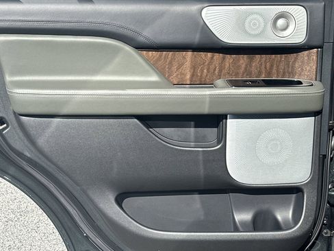 Used 2022 Lincoln Navigator Black Label image 23