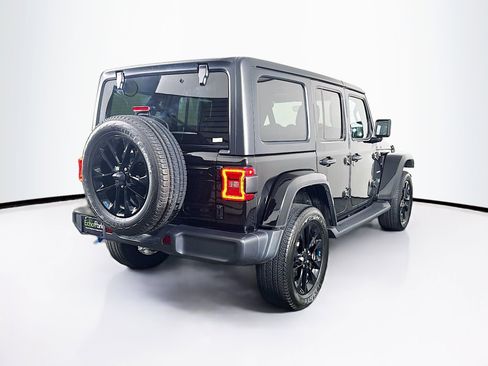 Used 2023 Jeep Wrangler Unlimited Sahara w/ Cold Weather Group AWD/4WD image 9