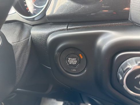 Certified 2020 Jeep Wrangler Unlimited Sahara image 22