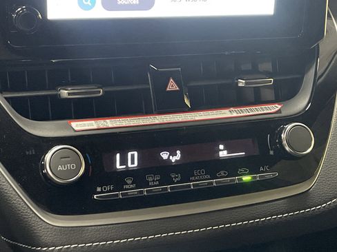 Certified 2025 Toyota Corolla SE image 24