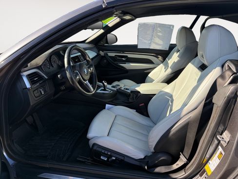 Used 2016 BMW M4 Convertible RWD image 10