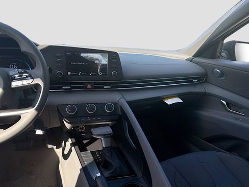 New 2026 Hyundai Elantra SE FWD image 22