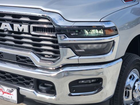 New 2026 RAM 3500 Tradesman AWD/4WD image 9