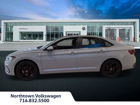 New 2026 Volkswagen Jetta SE FWD image 2