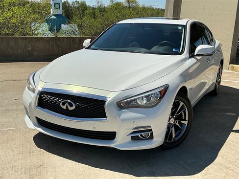 Used 2015 INFINITI Q50 Premium w/ Deluxe Touring Package image 2
