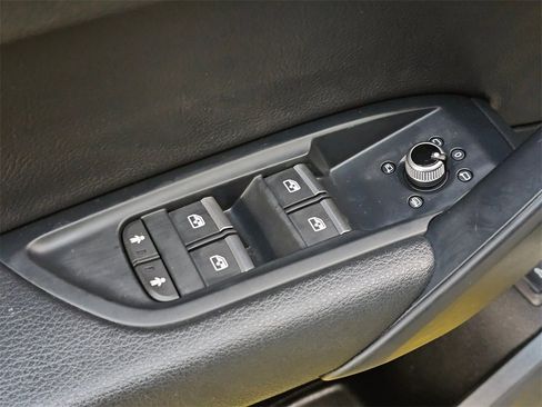 Used 2019 Audi Q5 2.0T Premium w/ Convenience Package image 24