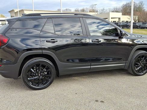 Certified 2023 GMC Terrain SLE w/ Driver Convenience Package image 9