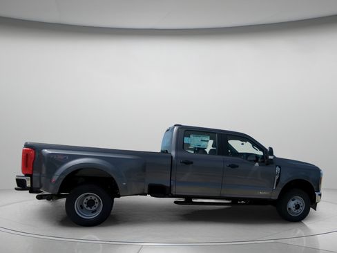 New 2026 Ford F350 XL w/ XL Chrome Package image 33