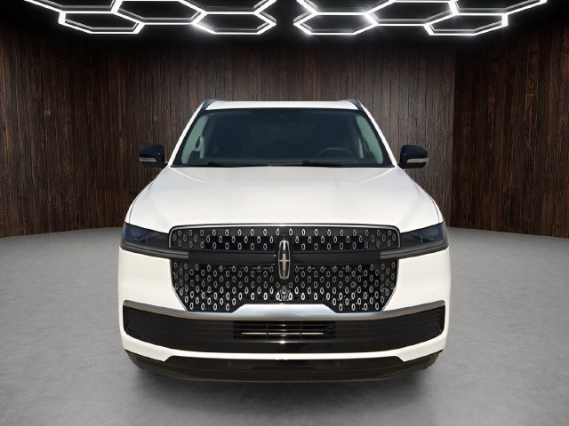 New 2025 Lincoln Navigator Reserve AWD/4WD image 2