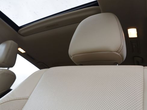 Used 2017 Toyota Highlander Limited image 15