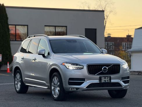 Used 2016 Volvo XC90 T6 Momentum w/ Momentum Plus Package AWD/4WD image 1