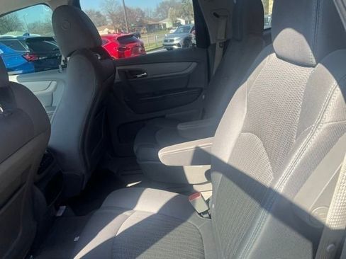 Used 2017 Chevrolet Traverse LT image 8