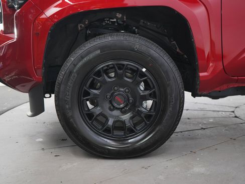 Used 2025 Toyota Tacoma 4x4 Double Cab image 28
