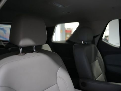 Used 2021 Chevrolet Traverse LT w/ LT Premium Package image 21