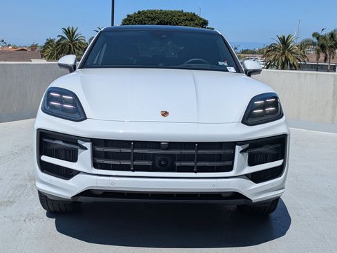 New 2025 Porsche Cayenne E-Hybrid image 6