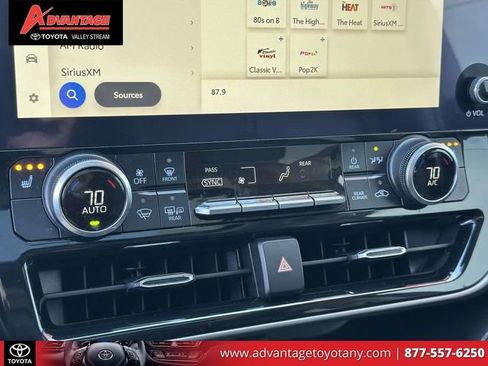 Used 2024 Toyota Highlander XLE image 33