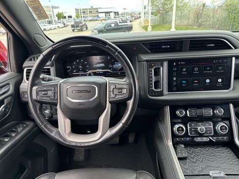 Used 2024 GMC Yukon Denali w/ Advanced Technology Package AWD/4WD image 16
