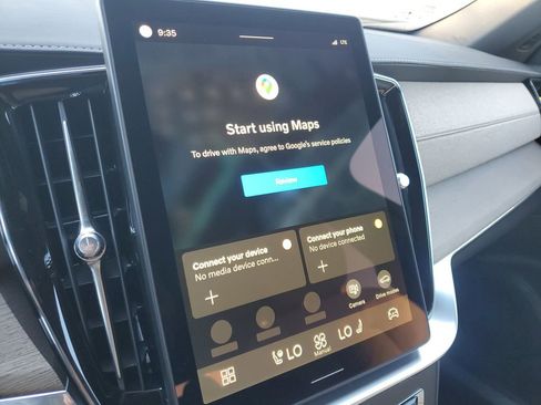 New 2026 Volvo XC90 B5 Core image 9